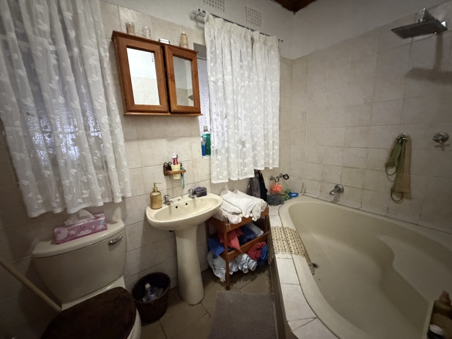 5 Bedroom Property for Sale in Morningside Eastern Cape